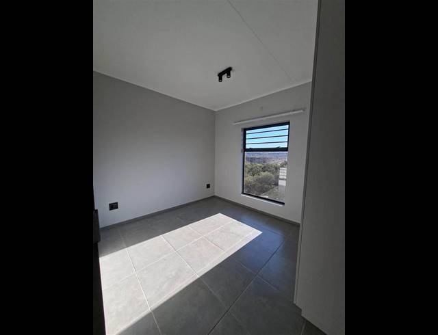 2 BEDROOM APARTMENT FOR SALE IN WATERKLOOF RIDGE